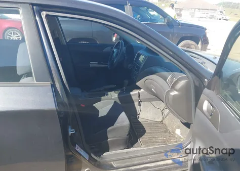 2008 Subaru Impreza 2.5I z USA, uszkodzony, nr VIN JF1GH61648H817584